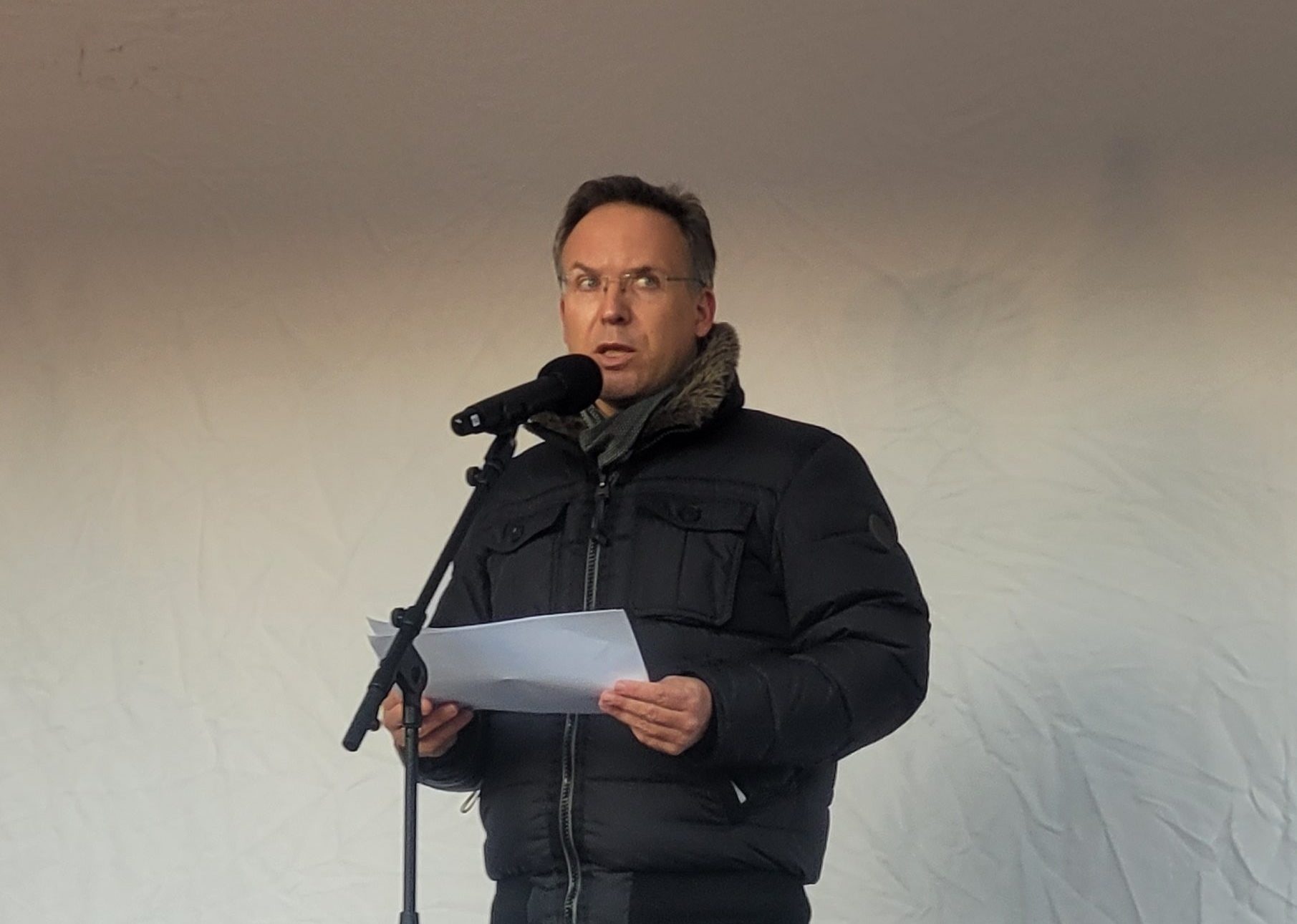 Carsten Biesok während seines Redebeitrags