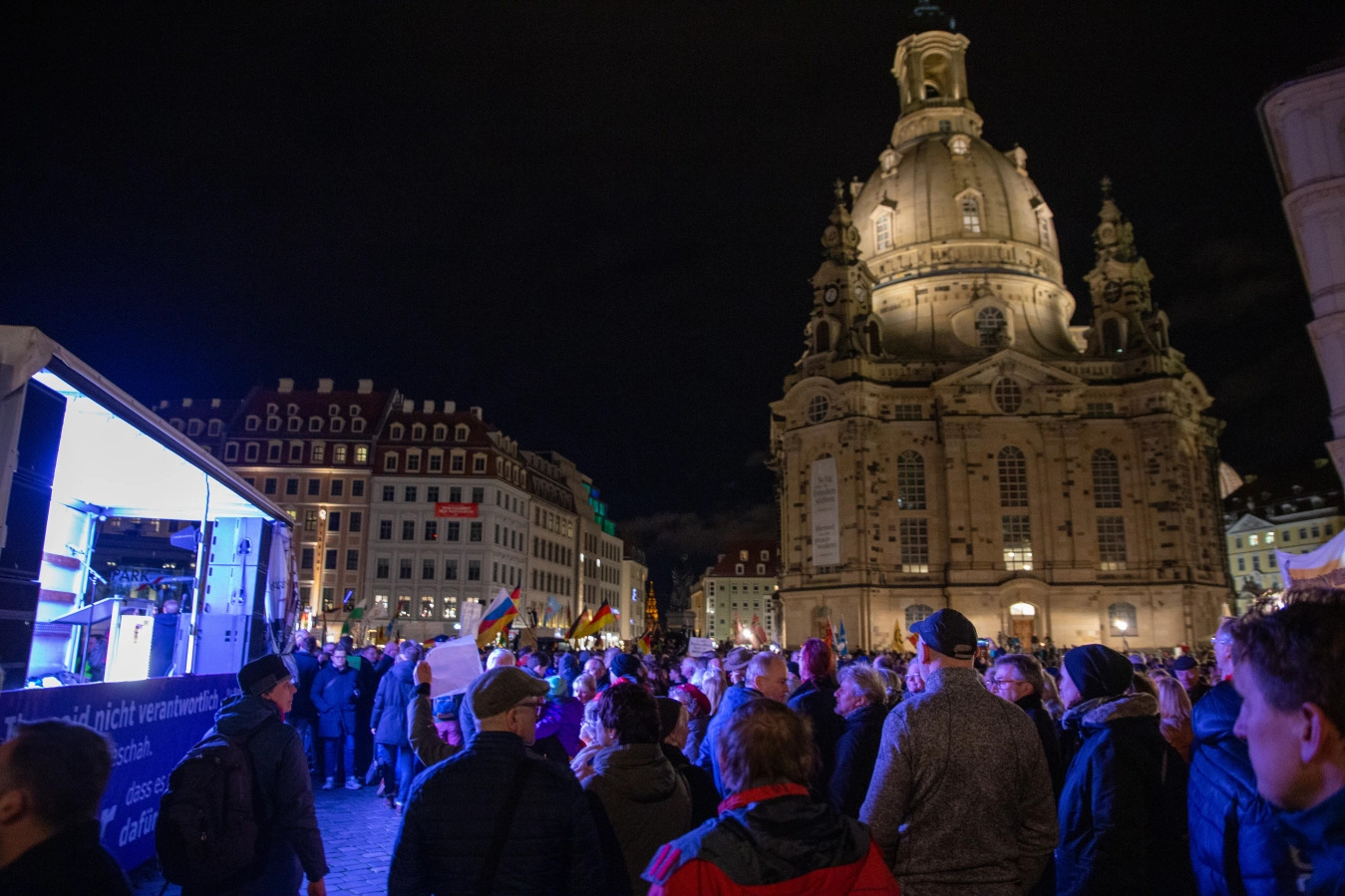 Demonstration auf dem Dresdner Neumarkt