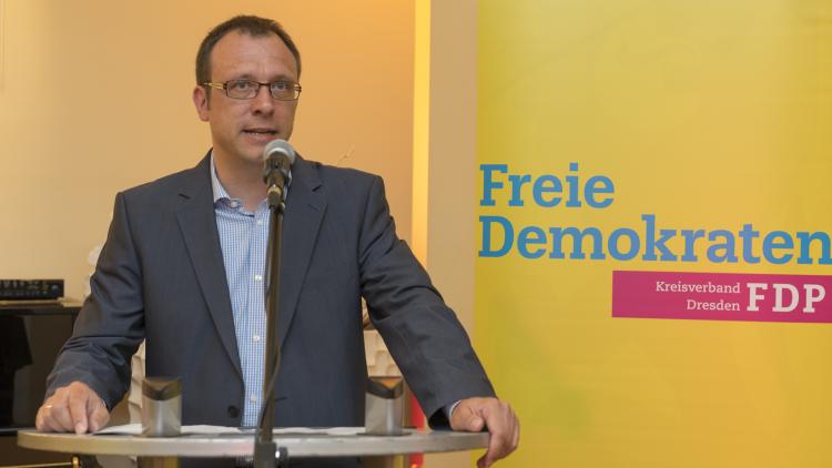 FDP-Kreisvorsitzender Holger Hase eröffnet das Liberale Maifest