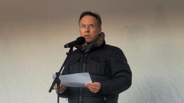 Carsten Biesok während seines Redebeitrags